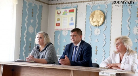 Председатель Климовичского райисполкома Дмитрий Хайновский встретился с медицинскими работниками