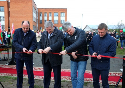 В Климовичах открыли новую мини-площадку для футбола