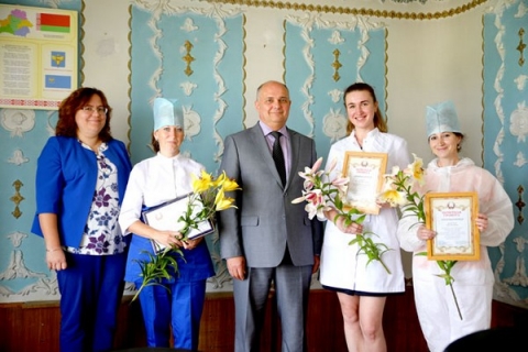 Медицинским работникам Климовщины вручены заслуженные награды