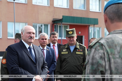 «Никто извне нападать не будет» — Лукашенко провел параллели с попытками раскачать ситуацию в Беларуси в 2010 году и сейчас