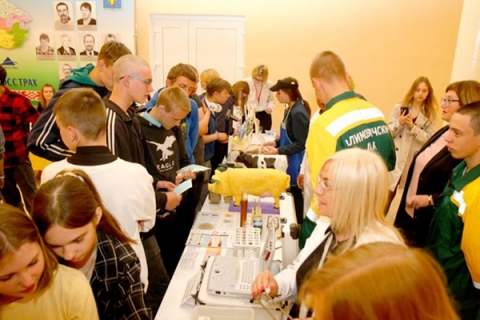 Молодежную ярмарку вакансий в Климовичах посетили порядка 50 ребят