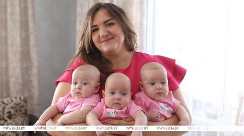 Лукашенко: мудрость, терпение и любовь матерей помогают находить в жизни верный путь