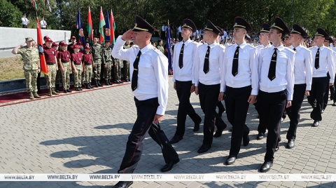 &quot;Обещание, данное Родине&quot;. Присягу приняли почти 170 курсантов Могилевского института МВД