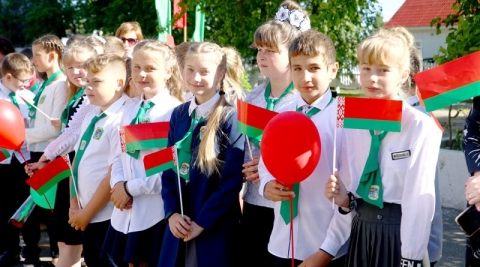 В последний учебный день в школах Климовщины прошли торжественные линейки